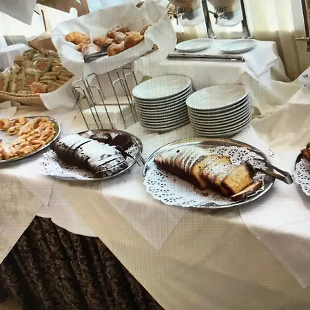 格兰德优尔酒店 3*