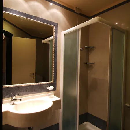 Grand Eurhotel Hotell 3*