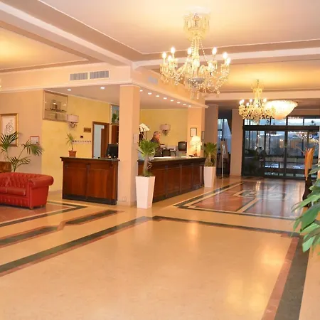 Grand Eurhotel Hotell 3*