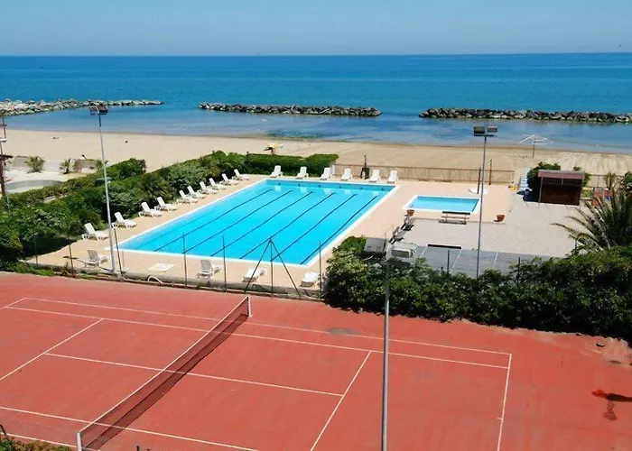 Отель Grand Eurhotel