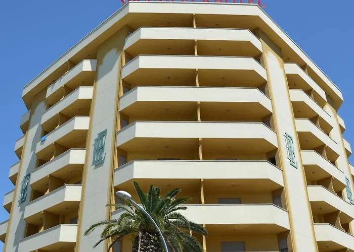 Отель Grand Eurhotel Монтесильвано