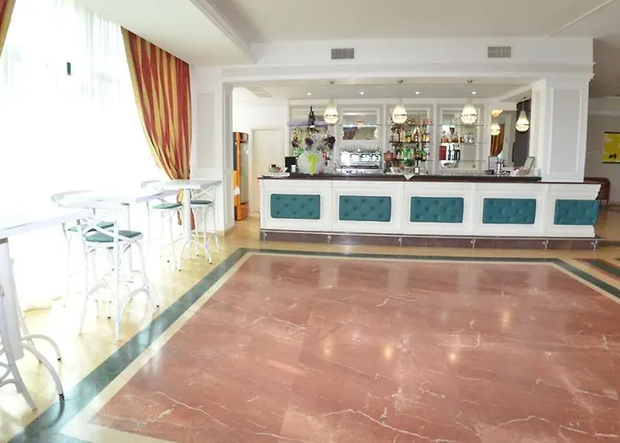 Отель Grand Eurhotel Монтесильвано